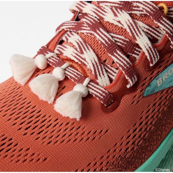 RUN DISNEY 2026 WDW PRINCESS MOANA BROOKS ADRENALINE 25 Women 9.5 NEW IN BOX - Picture 3 of 6